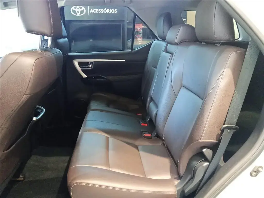 galeria HILUX SW4