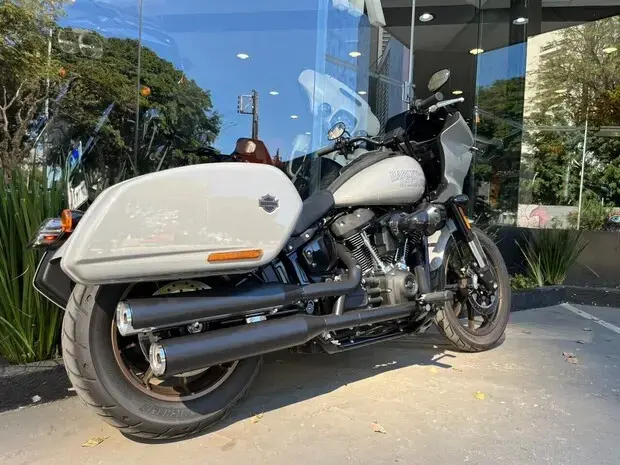Harley Davidson Low Rider ST