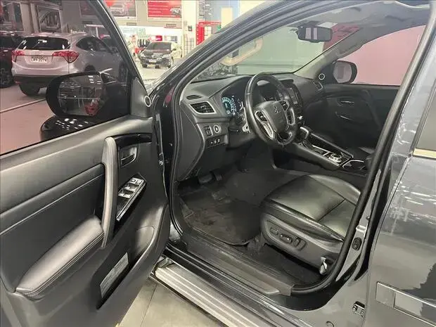 Mitsubishi PAJERO SPORT 2.4 16V MIVEC TURBO DIESEL LEGEND AWD AUTOMÁTICO