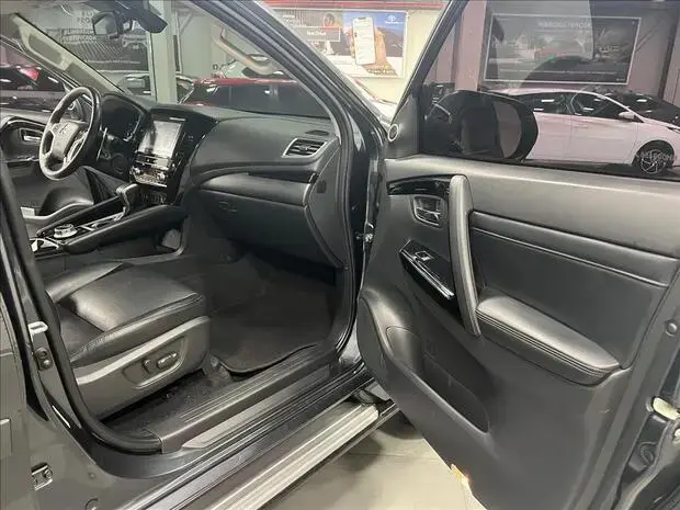 Mitsubishi PAJERO SPORT 2.4 16V MIVEC TURBO DIESEL LEGEND AWD AUTOMÁTICO