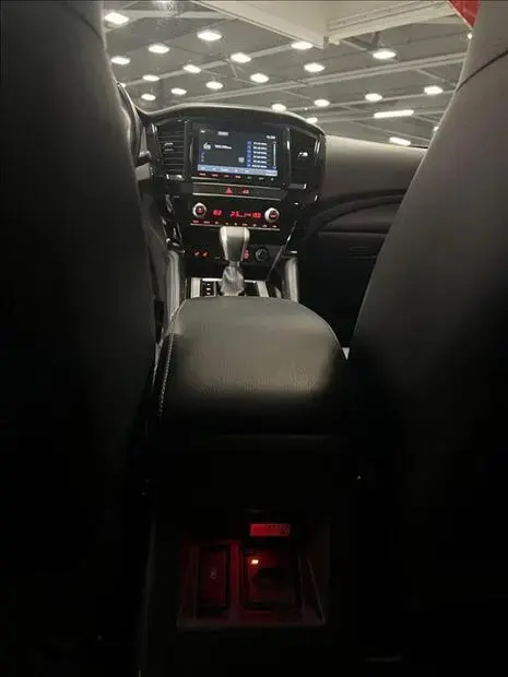Mitsubishi PAJERO SPORT 2.4 16V MIVEC TURBO DIESEL LEGEND AWD AUTOMÁTICO