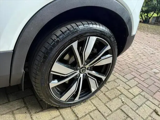 Volvo XC40 P8 RECHARGE ELECTRIC BEV PURE AWD