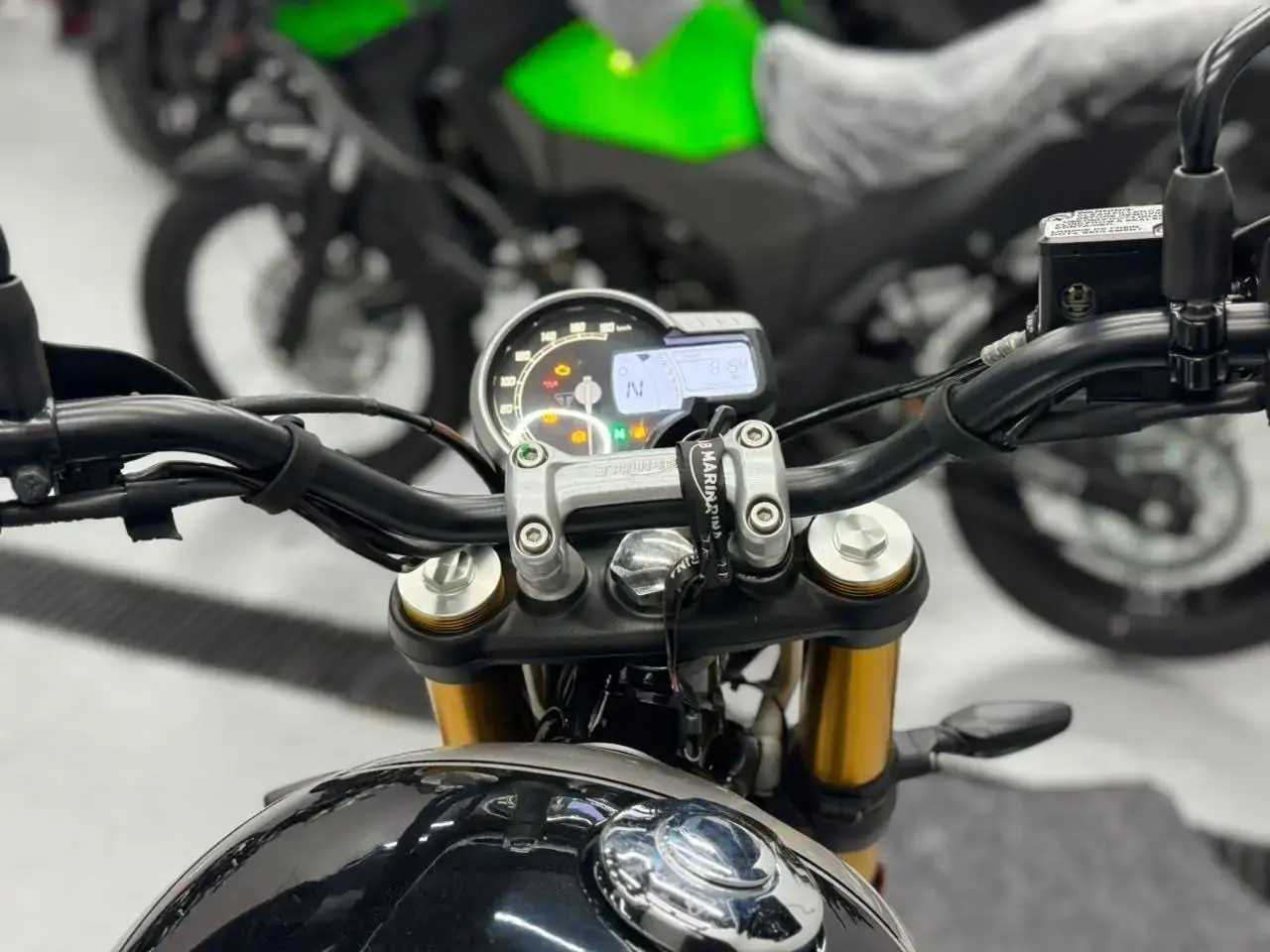 galeria SCRAMBLER 400 X