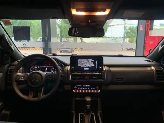 Mitsubishi TRITON 2.4 BITURBO DIESEL CD KATANA 4X4 AUTOMÁTICO