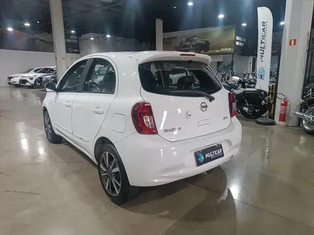 Nissan MARCH 1.6 SV 16V FLEXSTART 4P XTRONIC