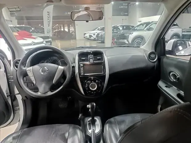 Nissan MARCH 1.6 SV 16V FLEXSTART 4P XTRONIC