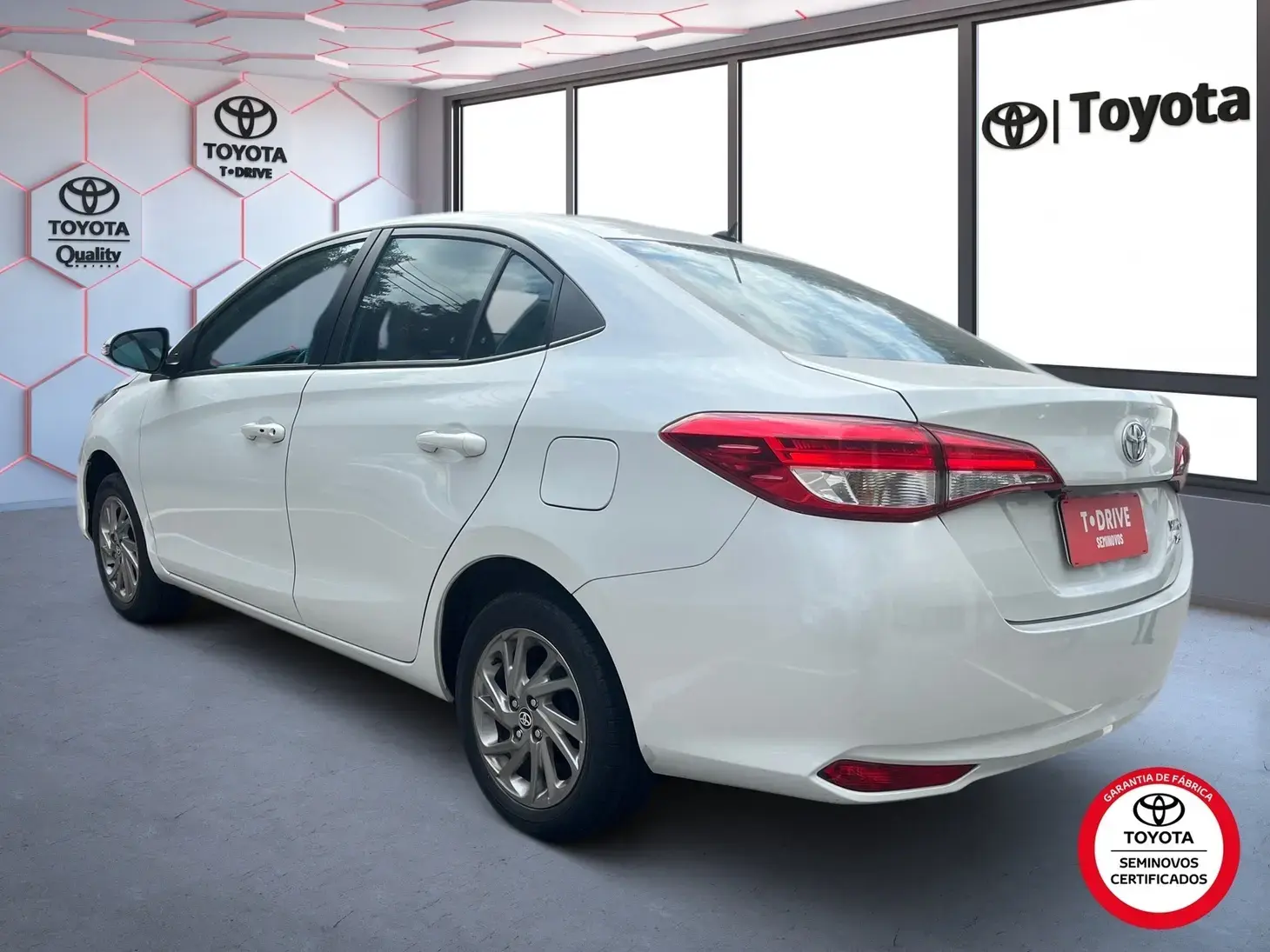 galeria Yaris Sedan