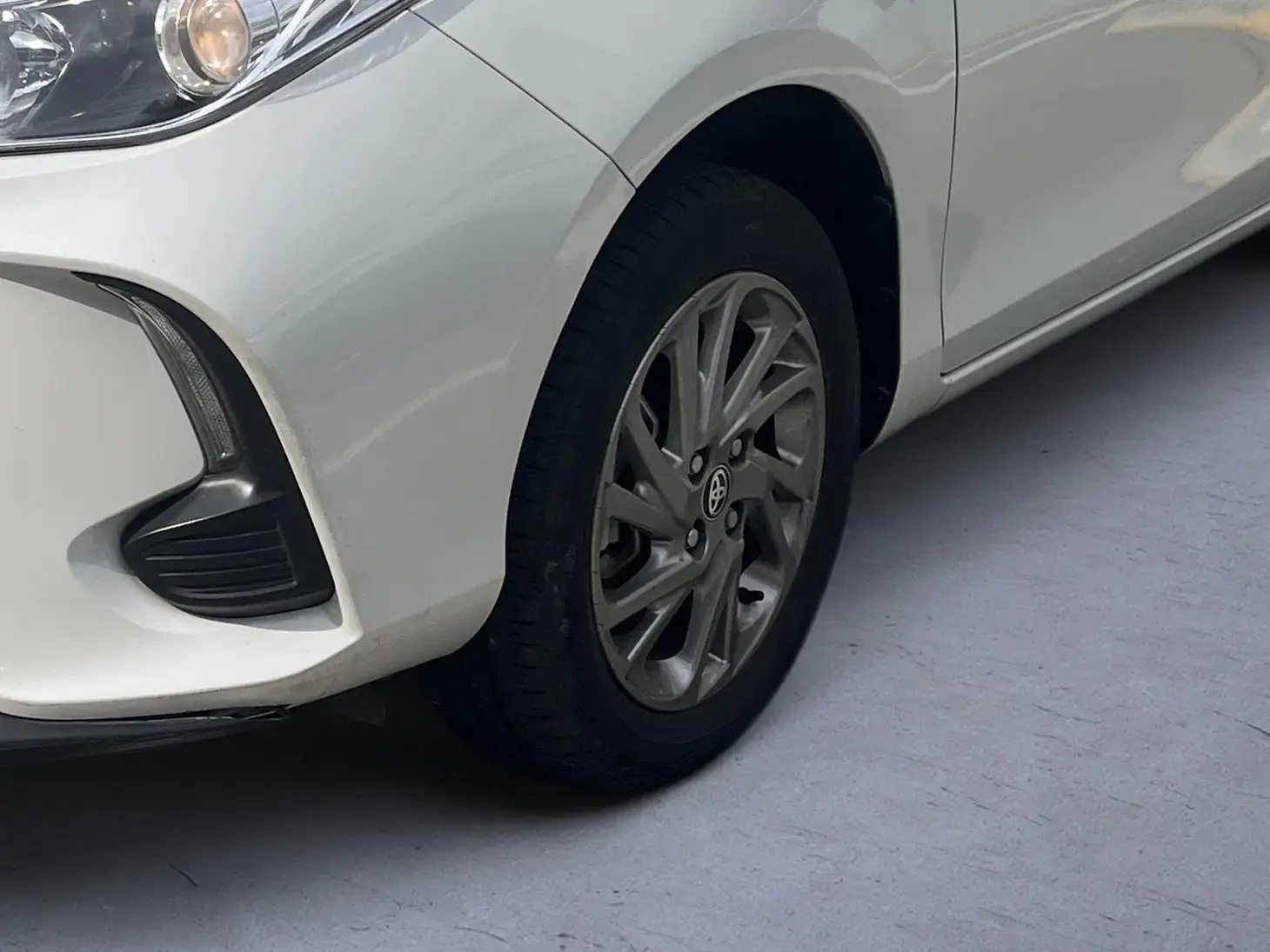 galeria Yaris Sedan