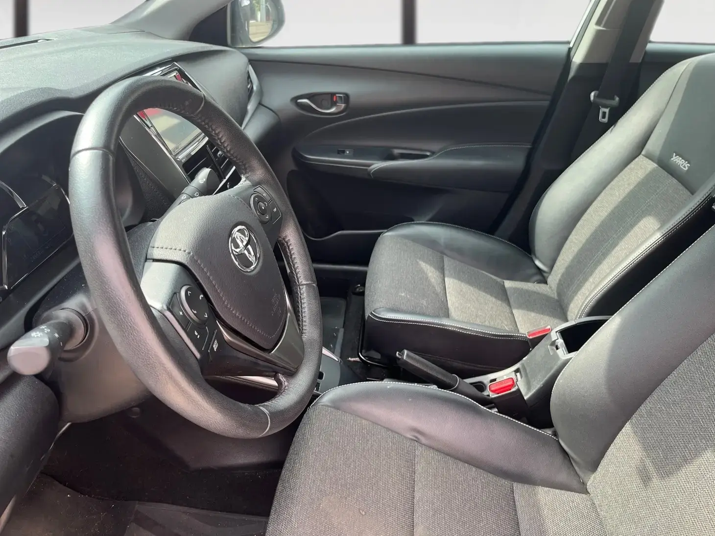 galeria Yaris Sedan
