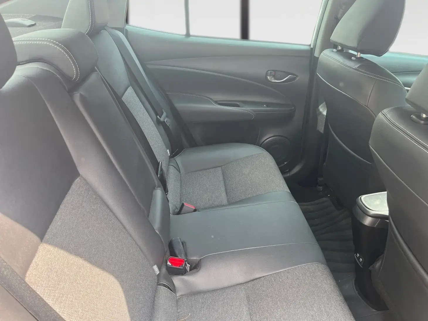 galeria Yaris Sedan
