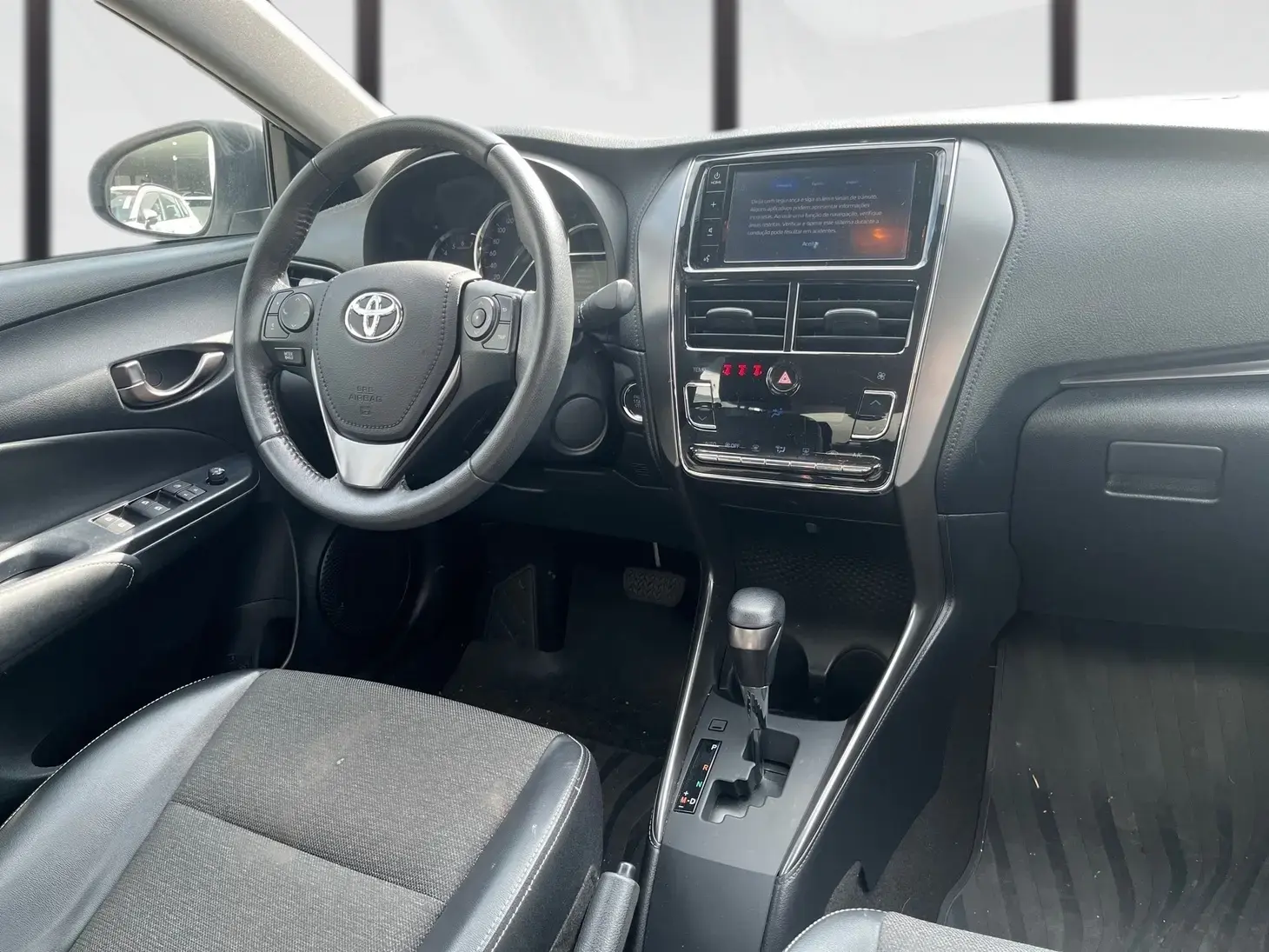 galeria Yaris Sedan