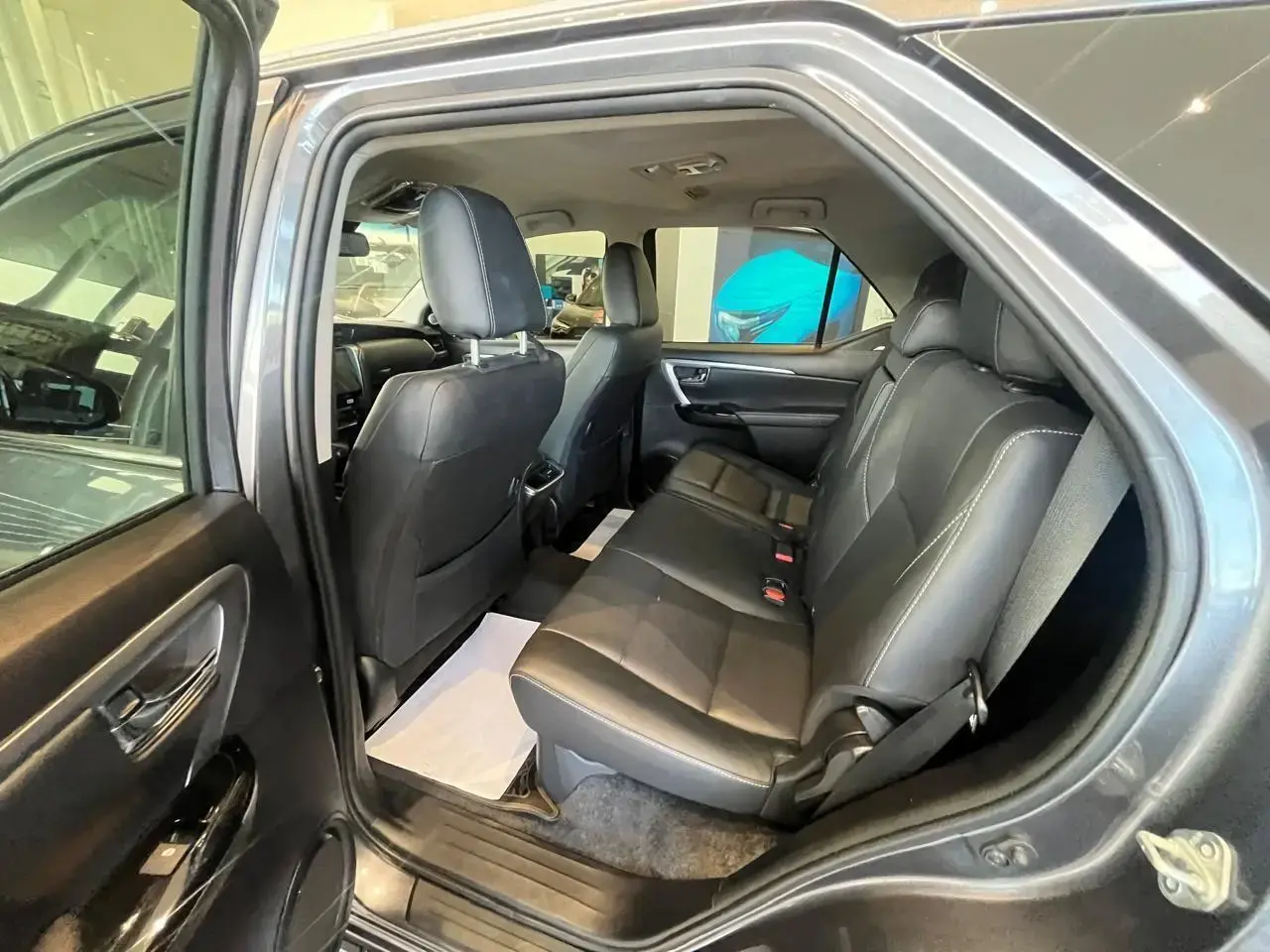 galeria SW4 SRX 7 LUGARES 2.8 4X4