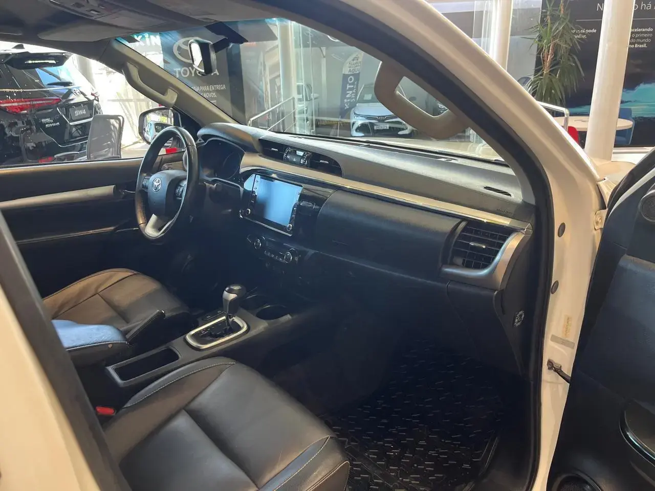galeria HILUX SRV 4X4 2.8