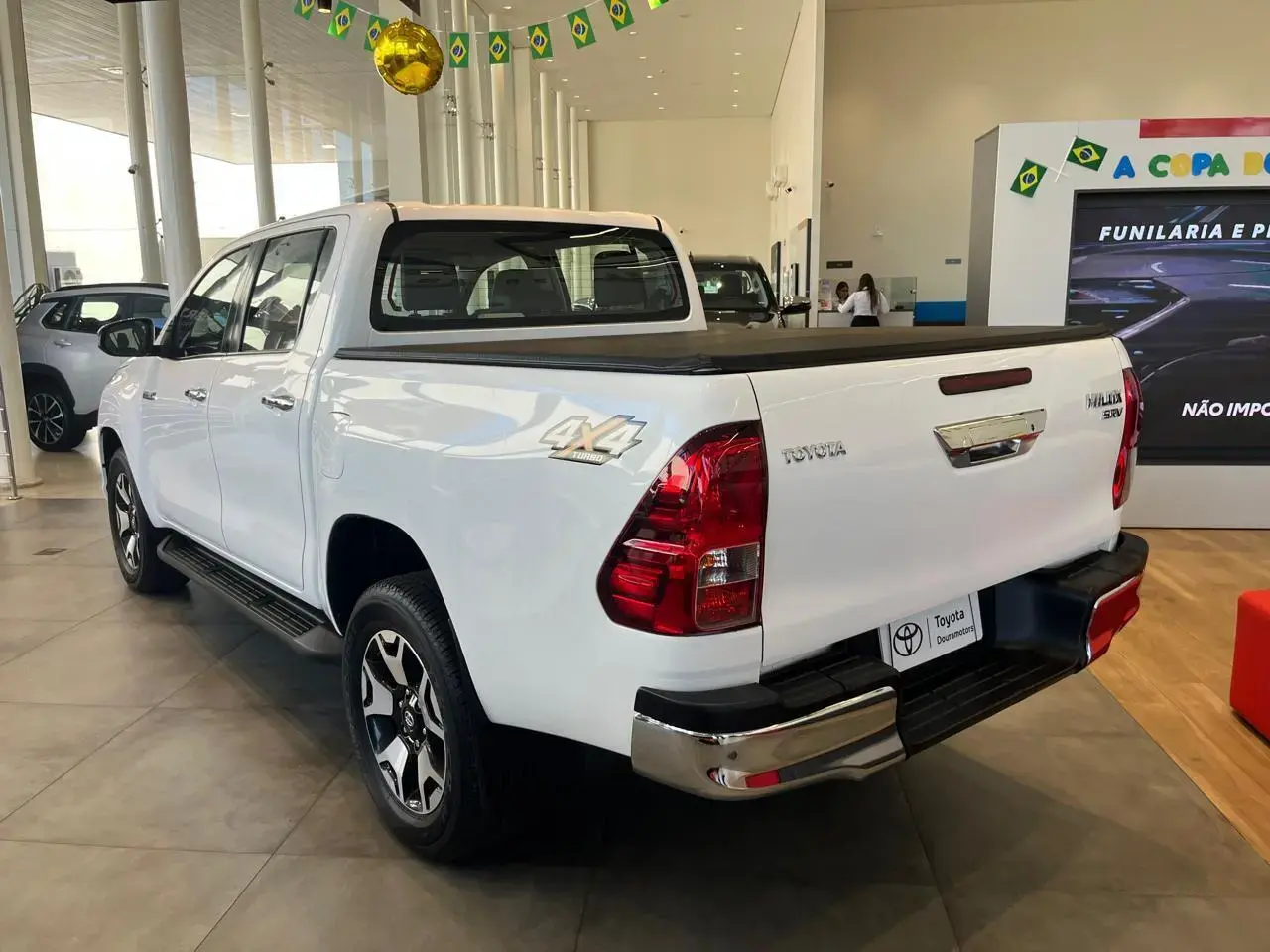 galeria HILUX SRV 4X4 2.8