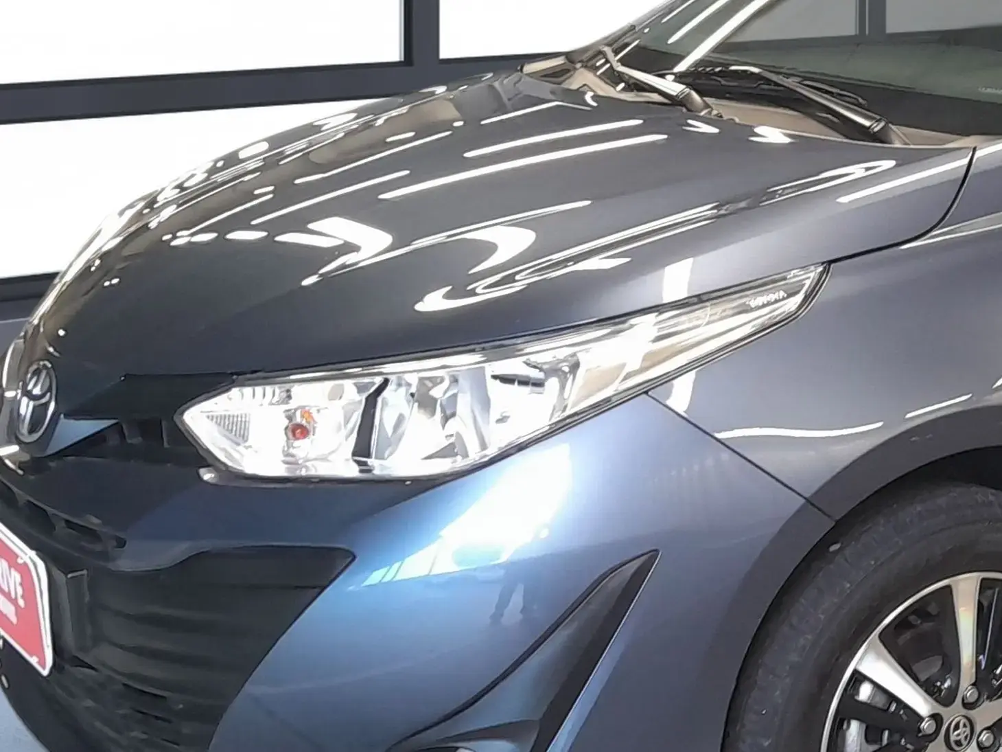 galeria Yaris Sedan