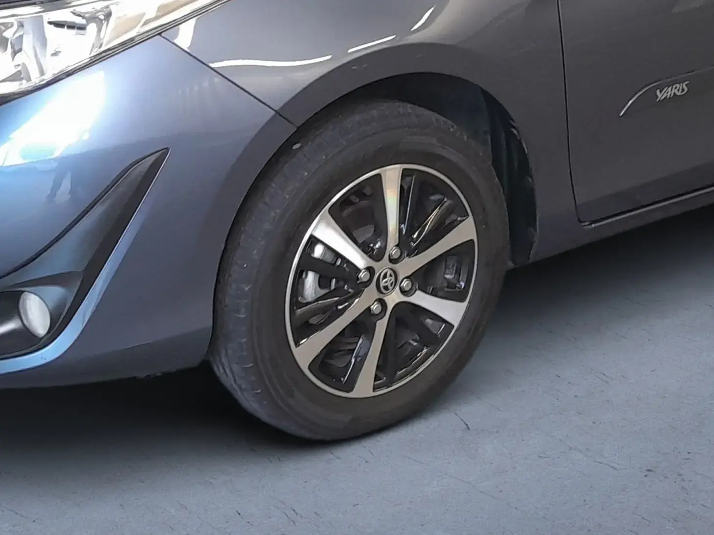 galeria Yaris Sedan