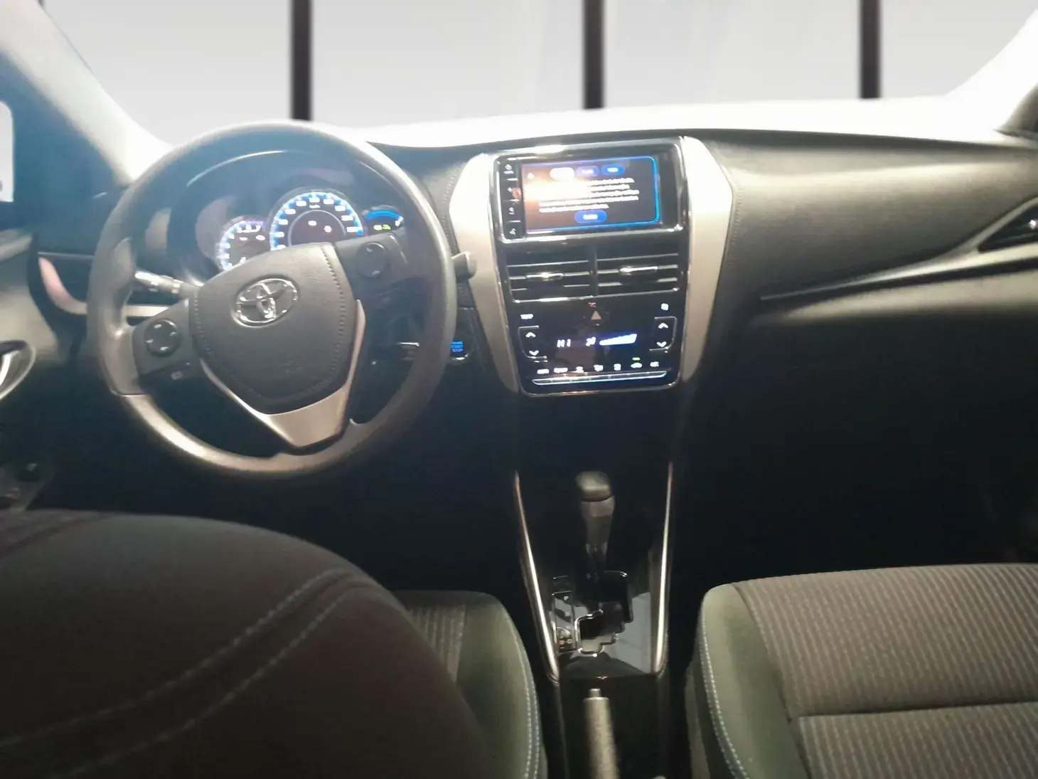 galeria Yaris Sedan