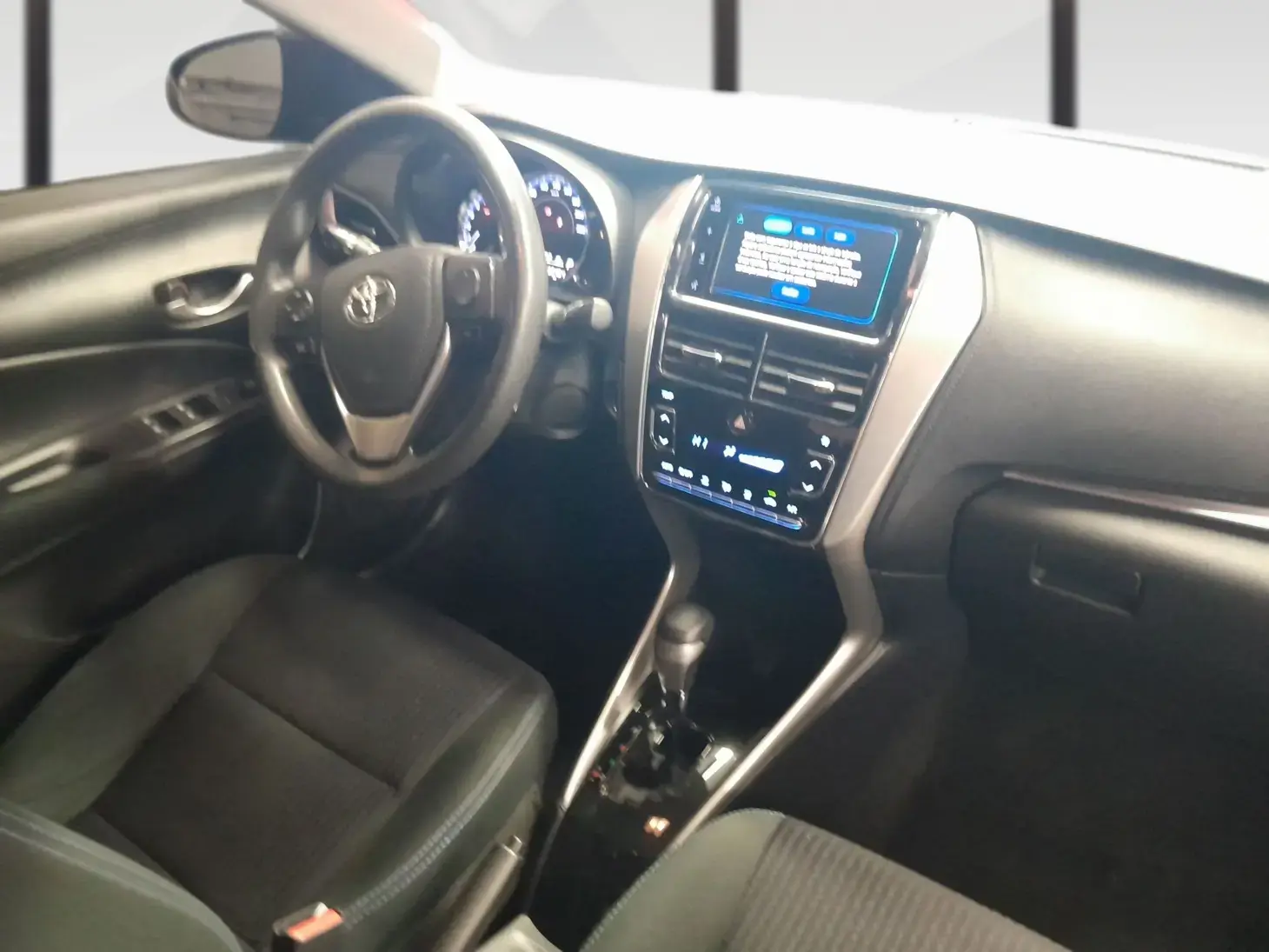 galeria Yaris Sedan