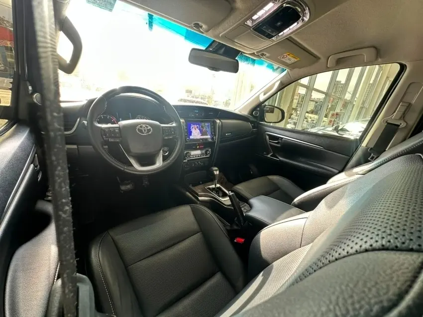 galeria HILUX SW4