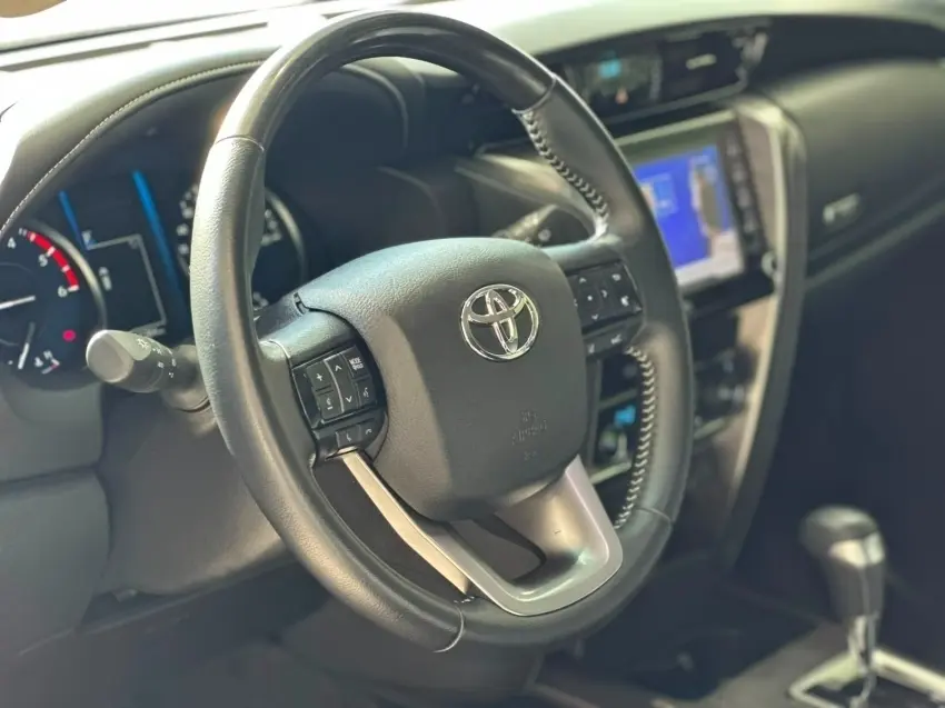 galeria HILUX SW4