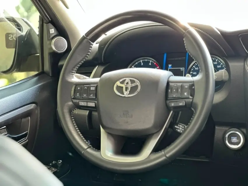 galeria HILUX SW4