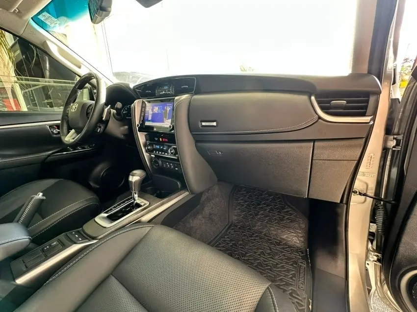galeria HILUX SW4