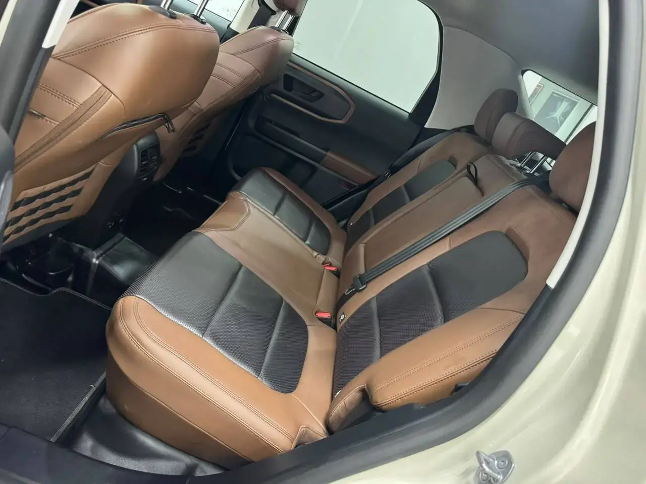 galeria Bronco Sport