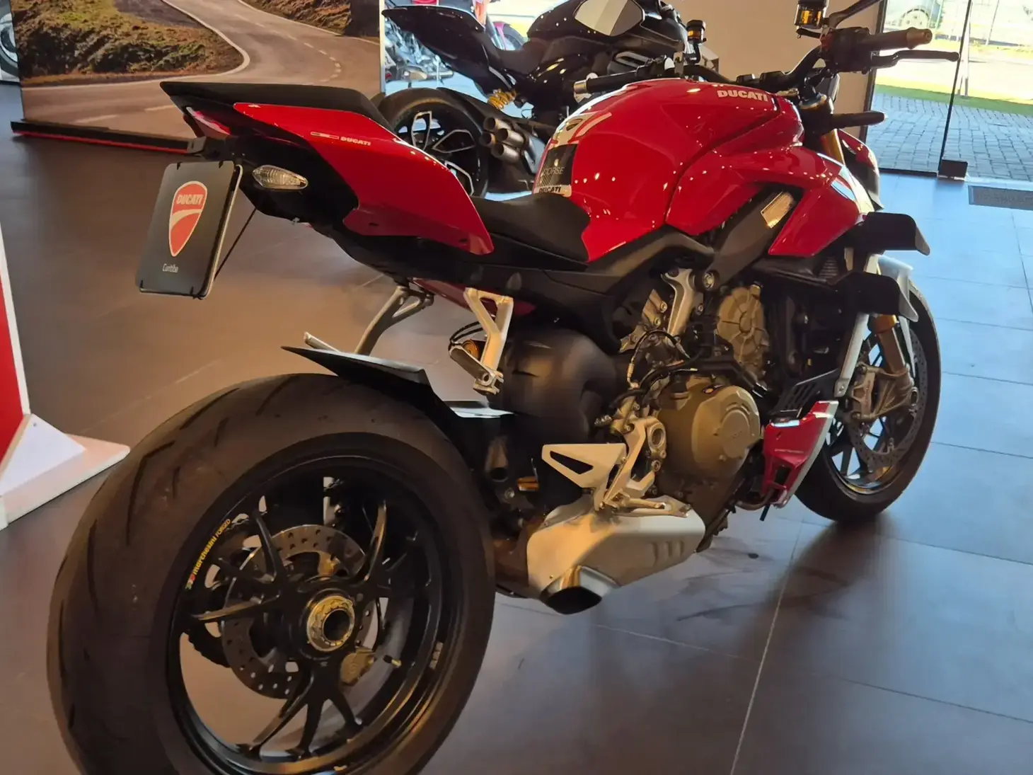 galeria DUCATI STREETFIGHTER V4 S