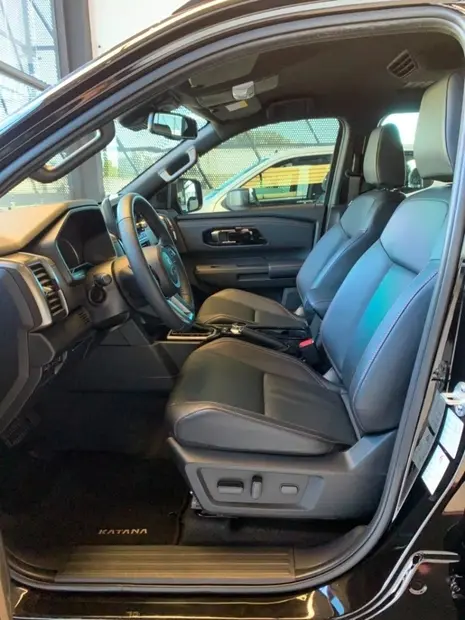 Mitsubishi TRITON 2.4 BITURBO DIESEL CD KATANA 4X4 AUTOMÁTICO