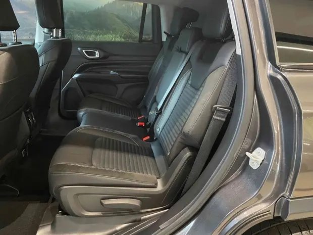 Jeep COMMANDER 1.3 T270 TURBO FLEX LONGITUDE AT6