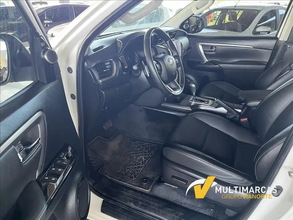 galeria HILUX
