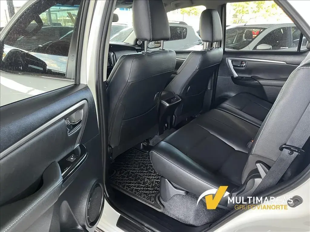 galeria HILUX