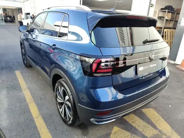 Volkswagen T-CROSS 1.4 250 TSI TOTAL FLEX HIGHLINE AUTOMÁTICO