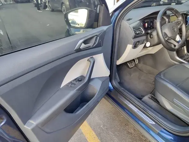 Volkswagen T-CROSS 1.4 250 TSI TOTAL FLEX HIGHLINE AUTOMÁTICO