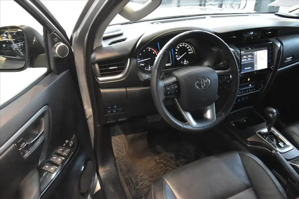 galeria HILUX SW4