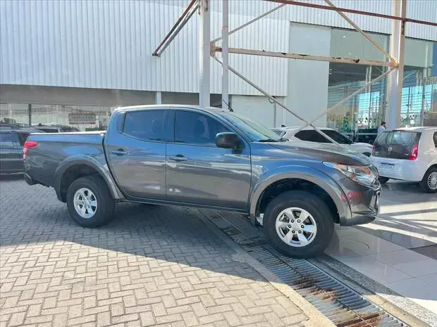 Mitsubishi L200 TRITON 2.4 16V TURBO DIESEL SPORT GLS CD 4P 4X4 AUTOMÁTICO