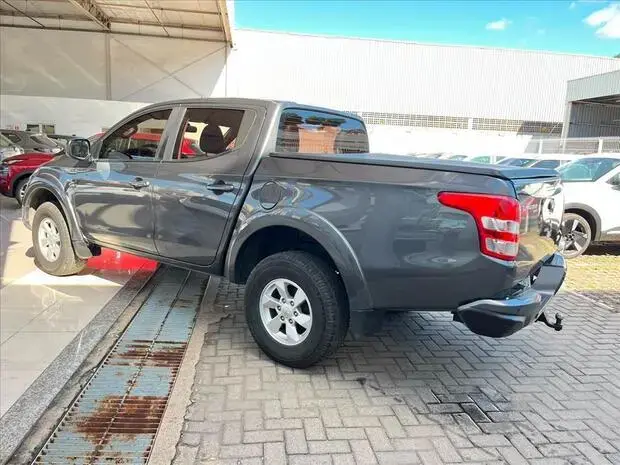Mitsubishi L200 TRITON 2.4 16V TURBO DIESEL SPORT GLS CD 4P 4X4 AUTOMÁTICO