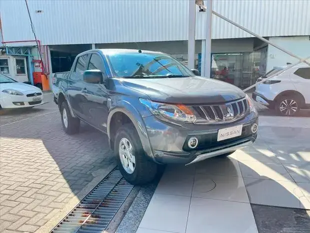 Mitsubishi L200 TRITON 2.4 16V TURBO DIESEL SPORT GLS CD 4P 4X4 AUTOMÁTICO