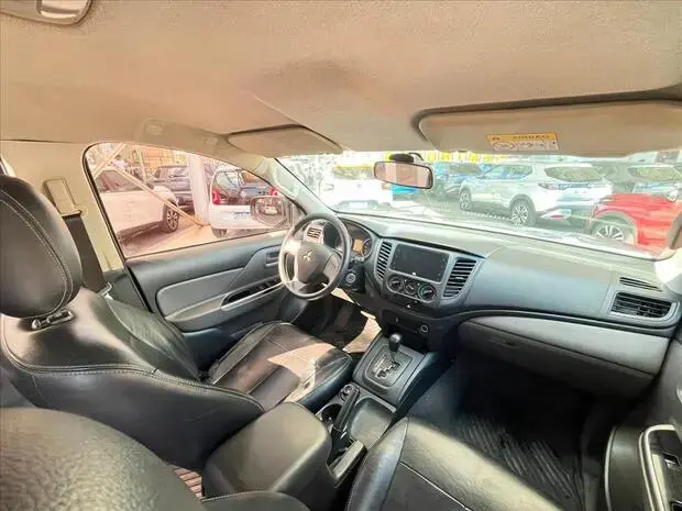 Mitsubishi L200 TRITON 2.4 16V TURBO DIESEL SPORT GLS CD 4P 4X4 AUTOMÁTICO