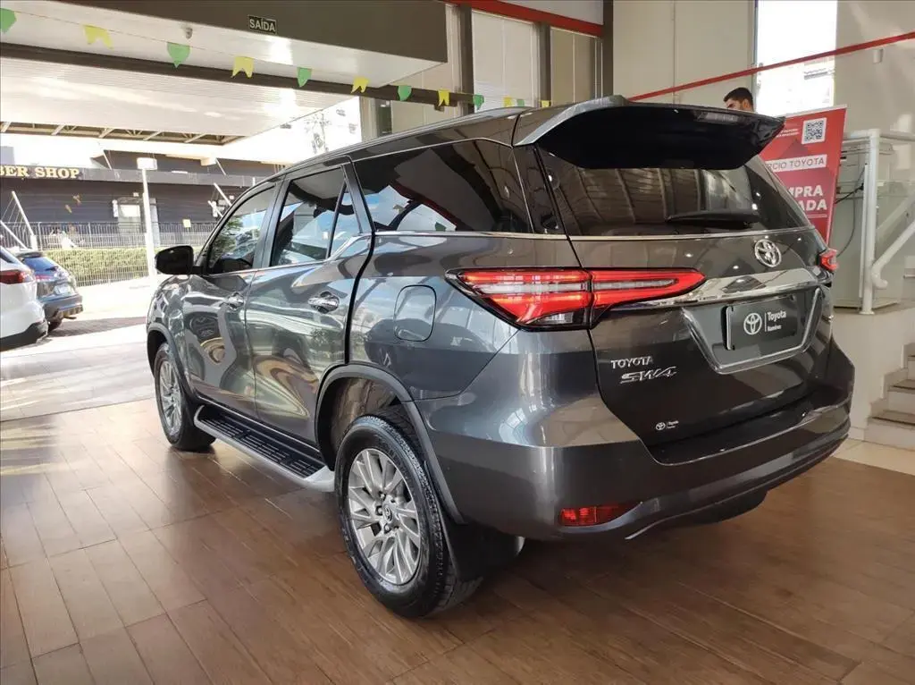 galeria HILUX SW4