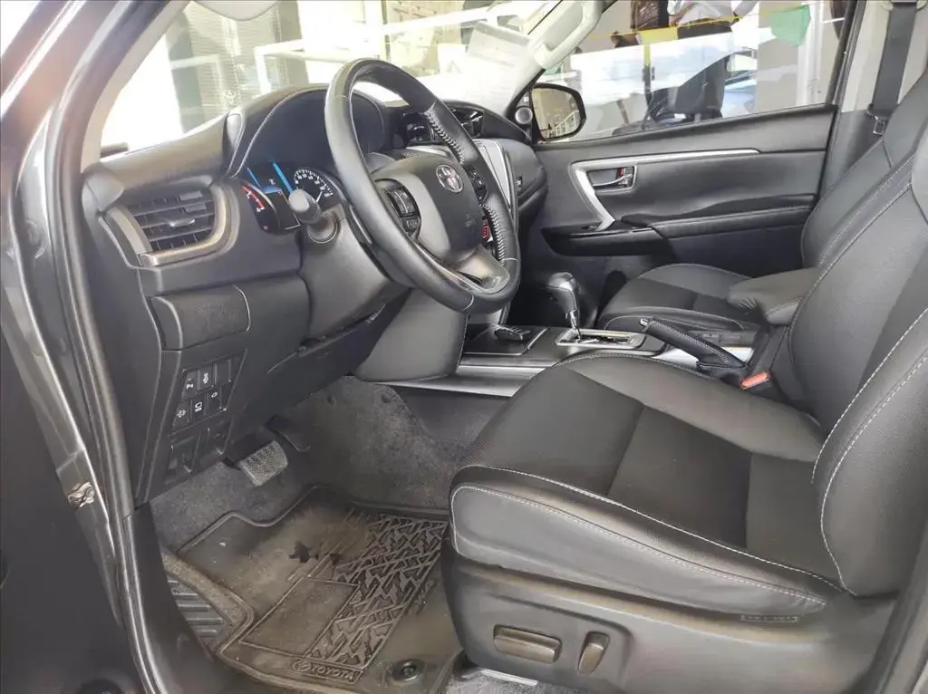 galeria HILUX SW4