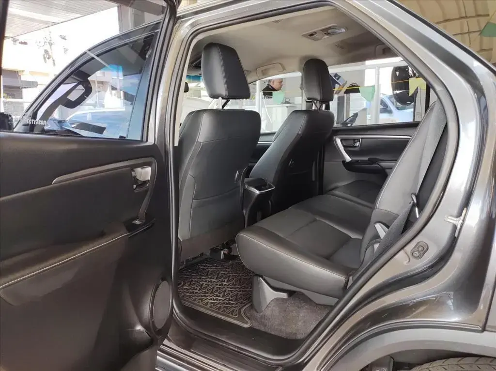 galeria HILUX SW4