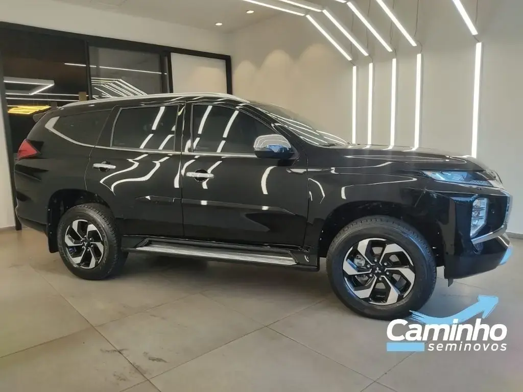 galeria PAJERO SPORT