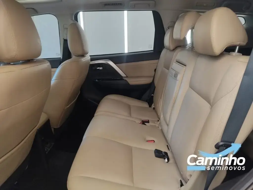 galeria PAJERO SPORT