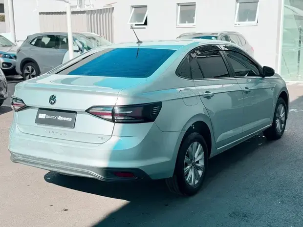 Volkswagen VIRTUS 1.0 170 TSI MANUAL