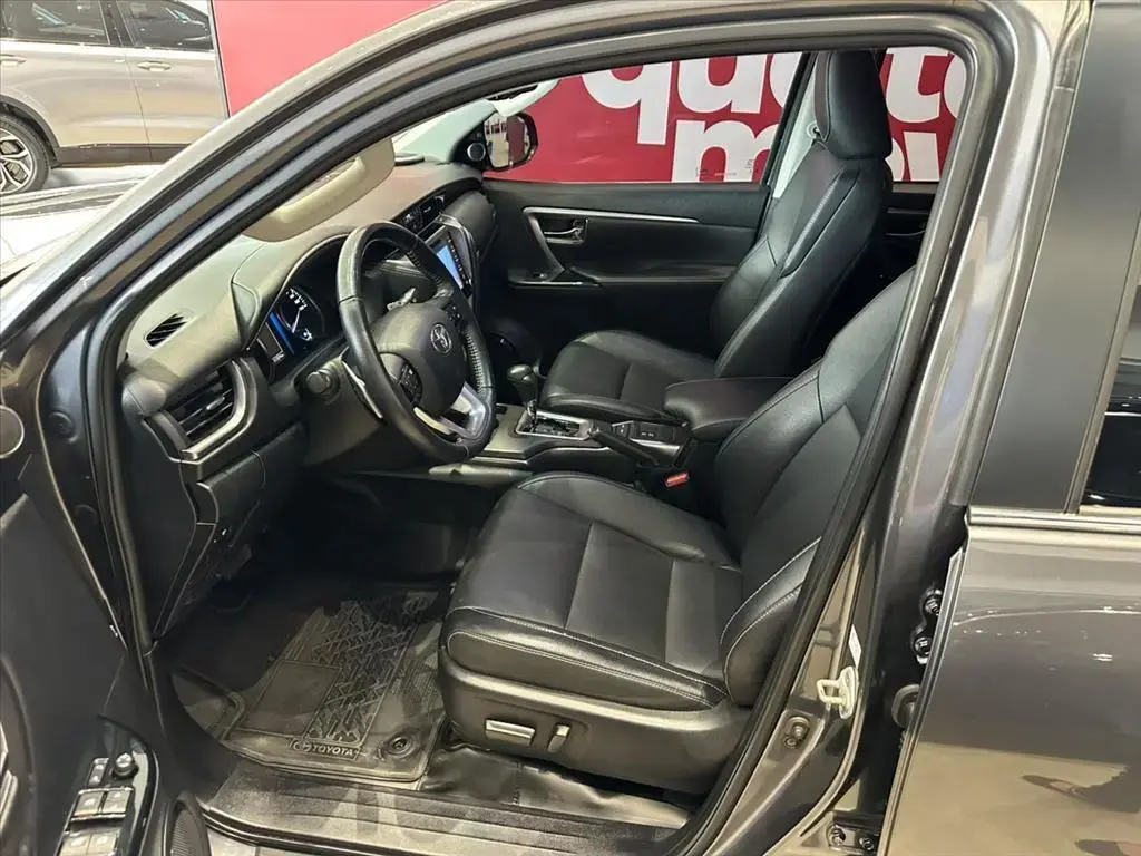 galeria HILUX SW4