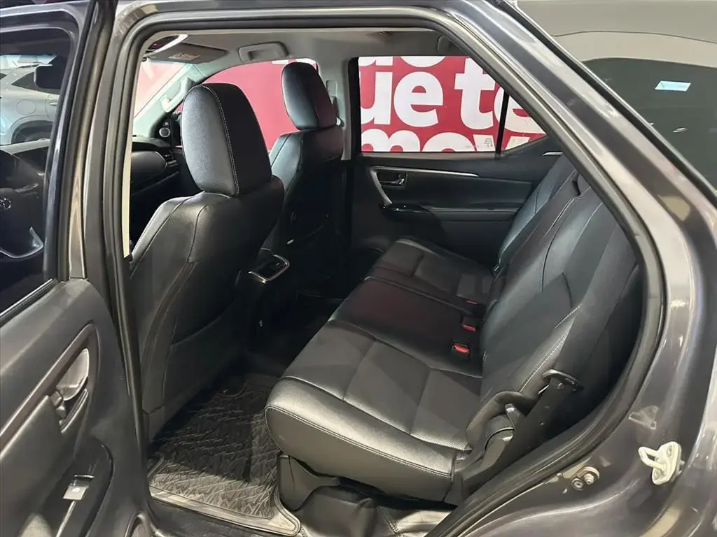 galeria HILUX SW4