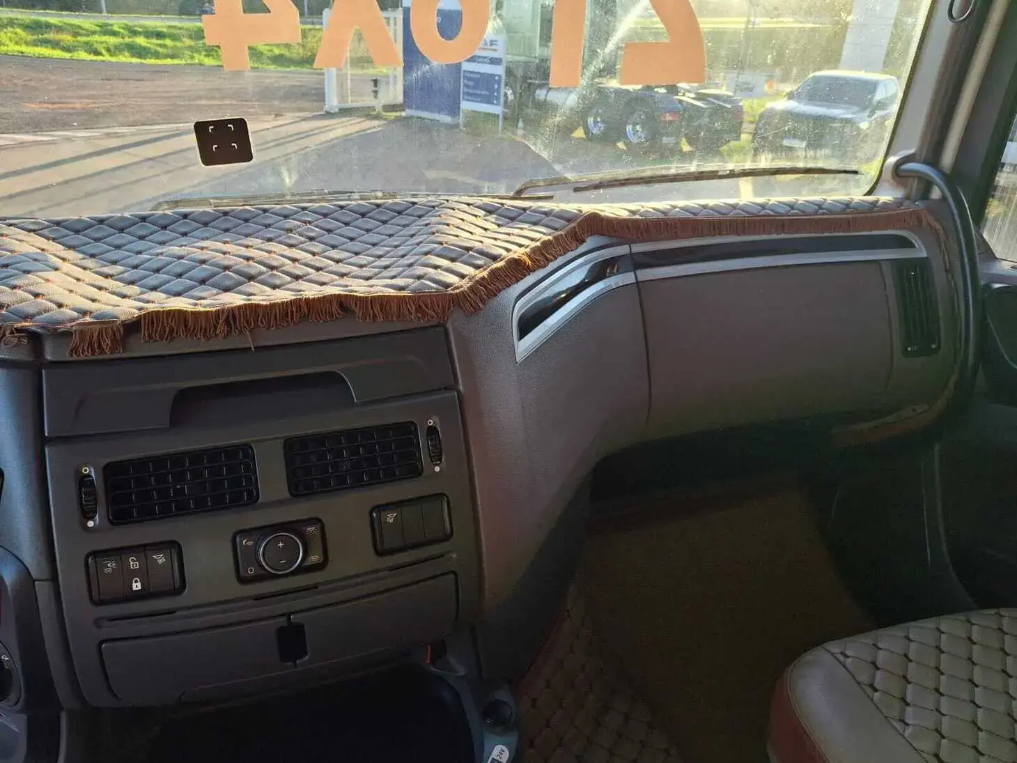 galeria DAF XF FTT 530 6x4