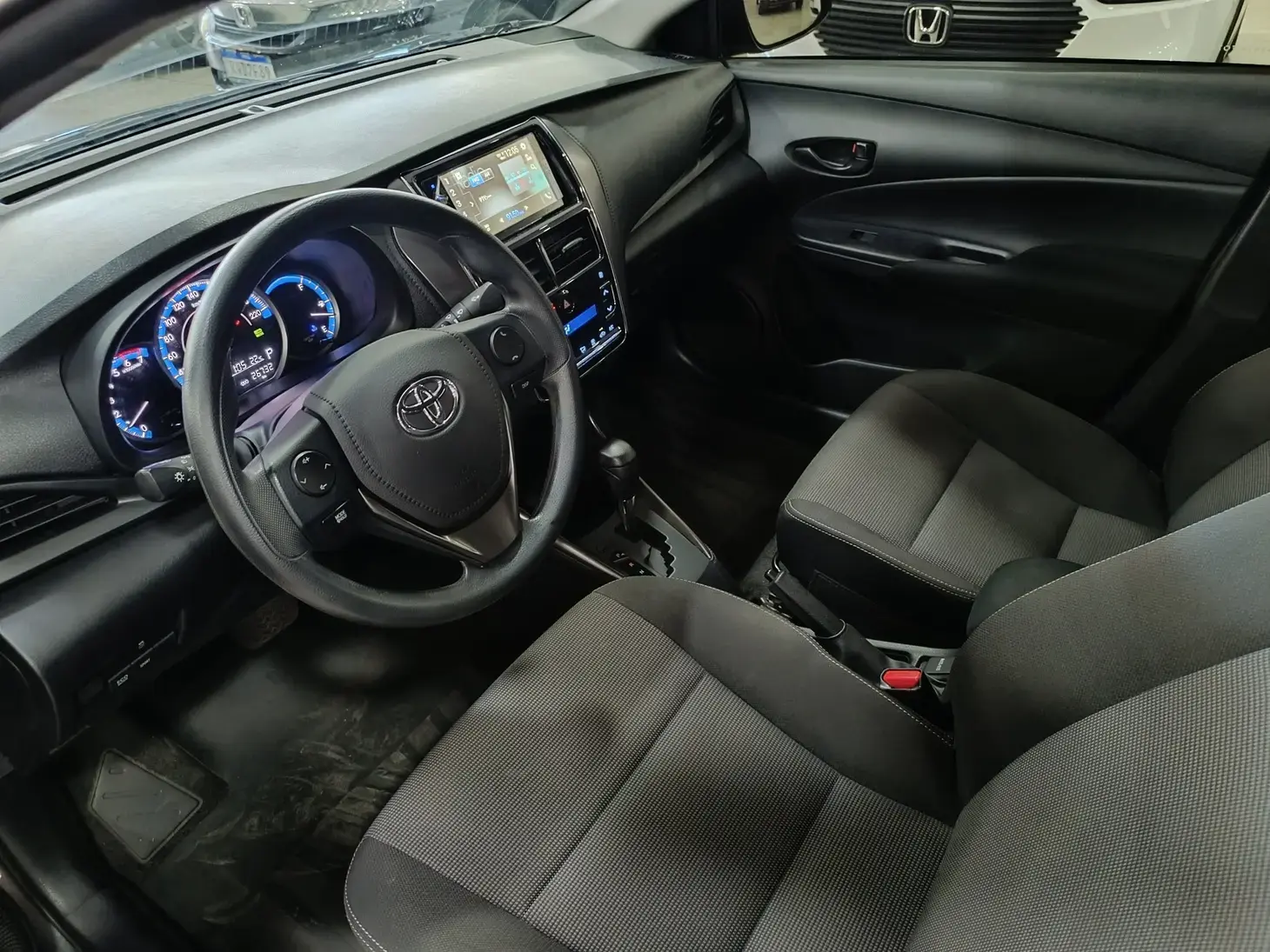galeria YARIS
