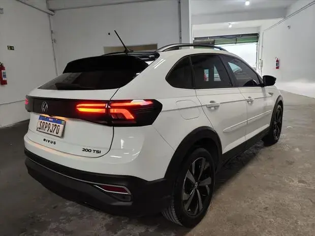 Volkswagen NIVUS 1.0 200 TSI TOTAL FLEX HIGHLINE AUTOMÁTICO